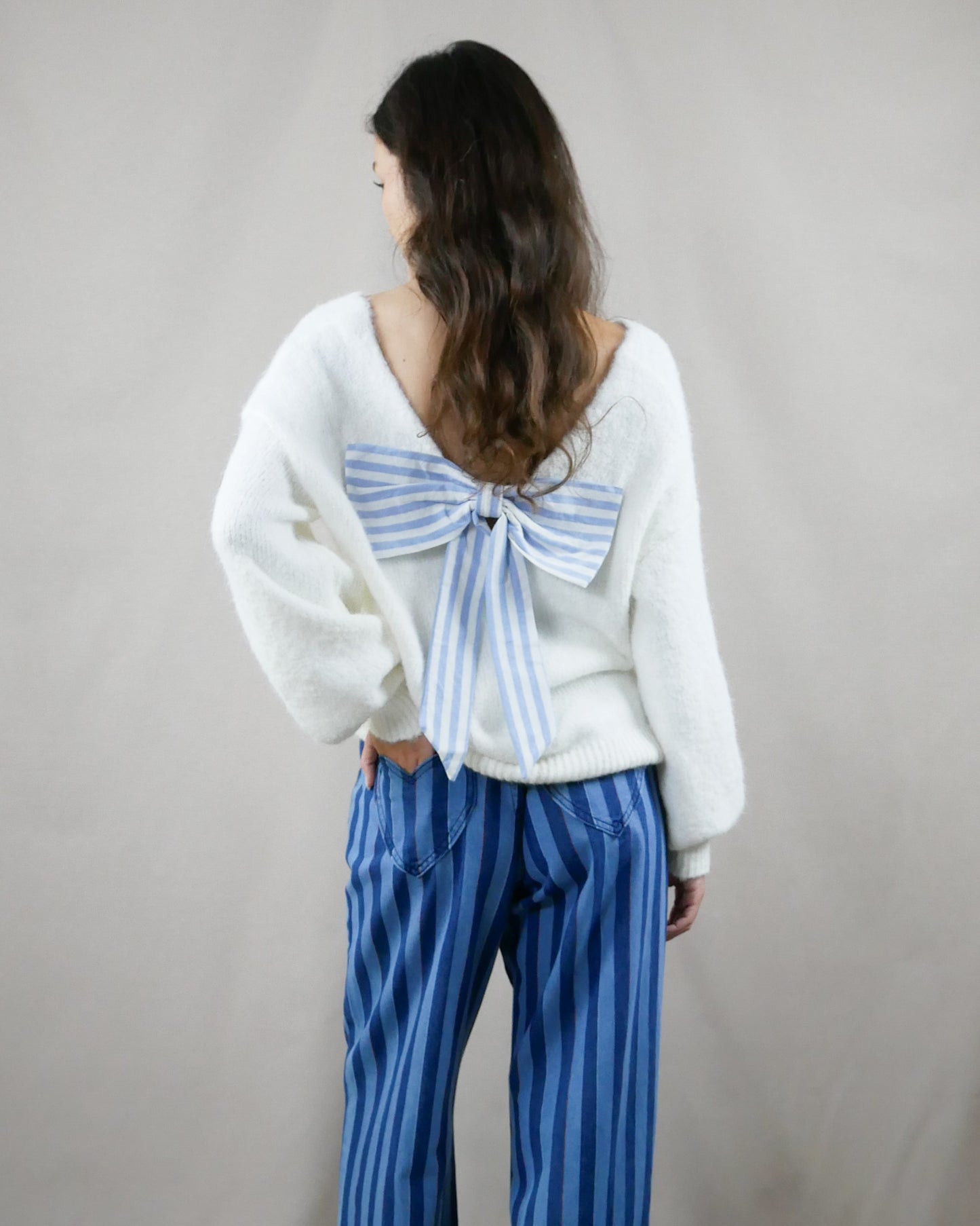 knitted top with bow