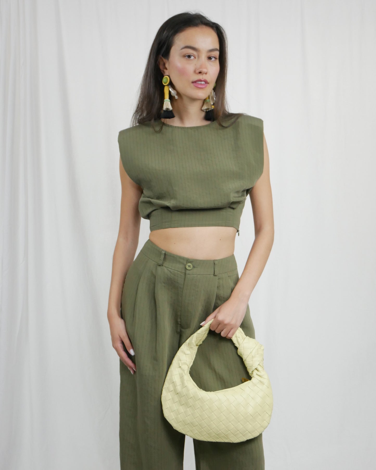 SLEEVELESS CROP TOP