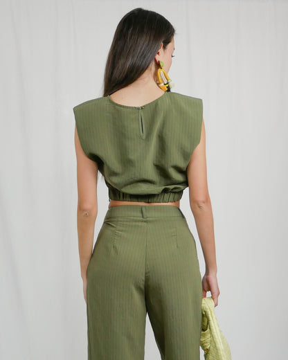 SLEEVELESS CROP TOP
