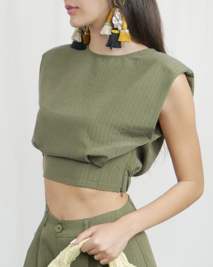 SLEEVELESS CROP TOP