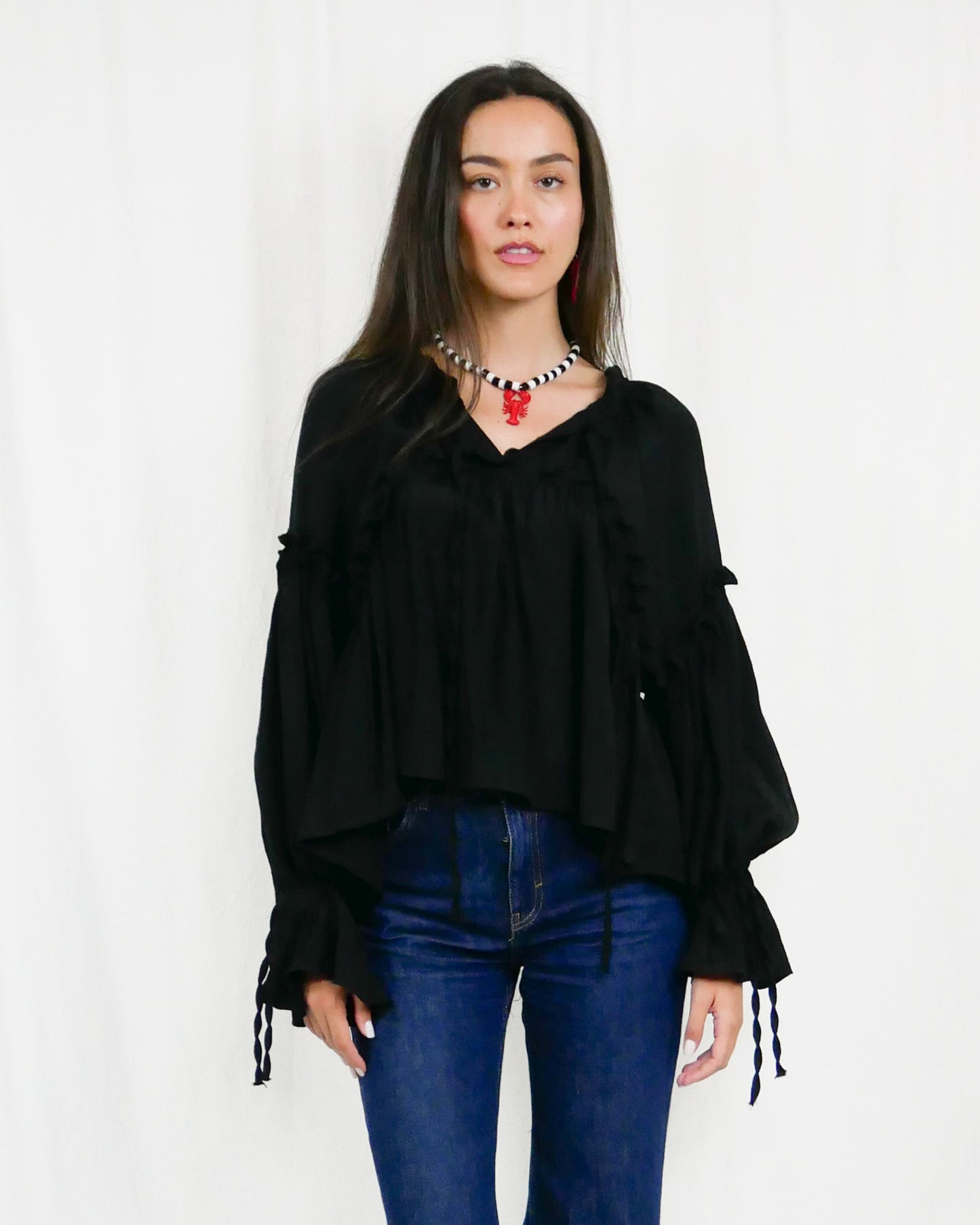 BLACK RELAXED TOP