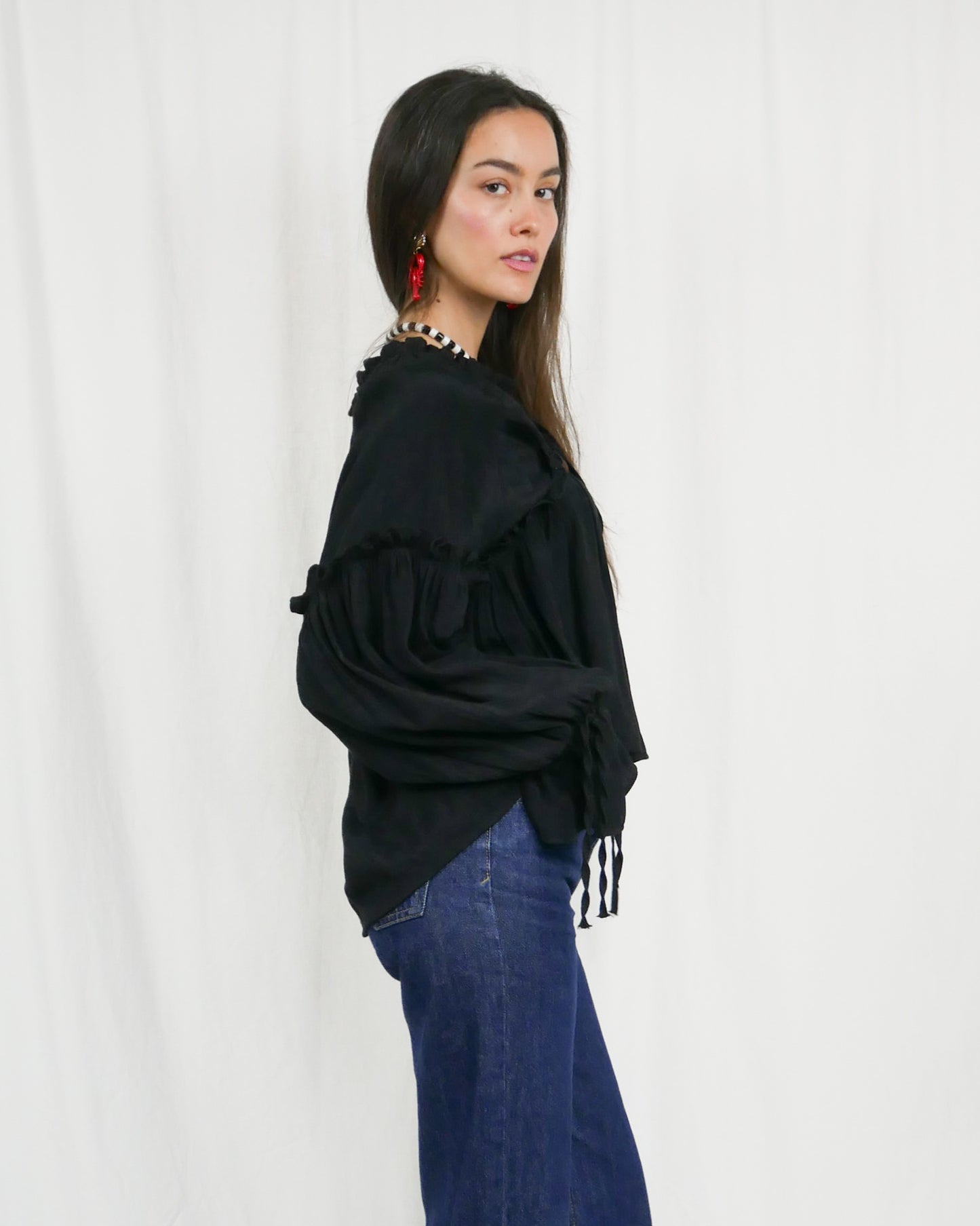BLACK RELAXED TOP