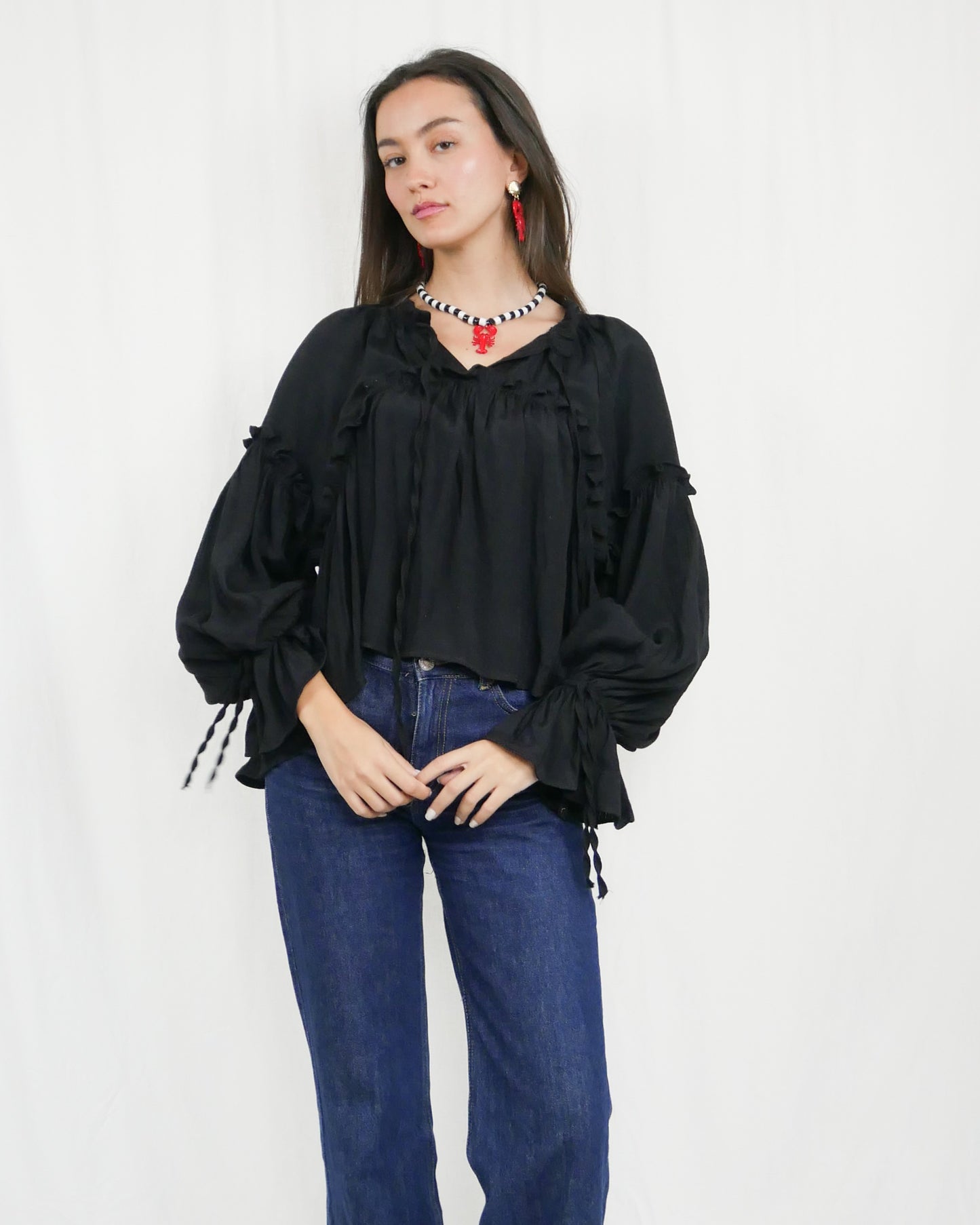 BLACK RELAXED TOP